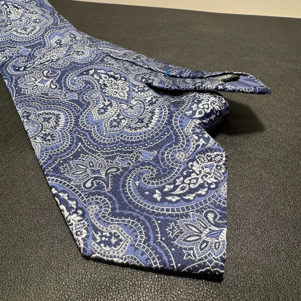 Hugo Boss Tie Men OS Blue Paisley 100% Silk Jacquard‎ Italy Luxury Business